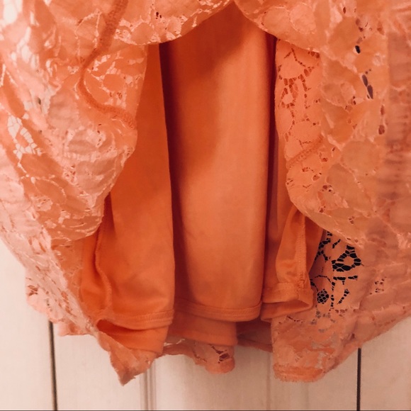 SOLD!!! 🍑 Kensie Off Shoulder Lacey Top 🍑 - Picture 4 of 6